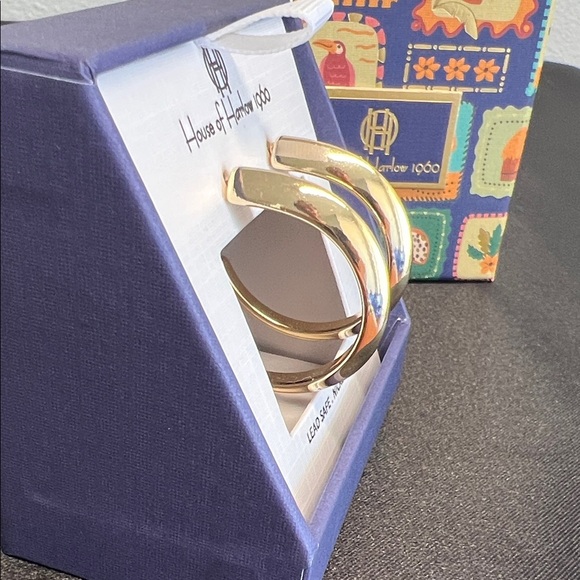 House of Harlow 1960 | Gold Tone Hoop Earrings ✨ - Picture 4 of 7